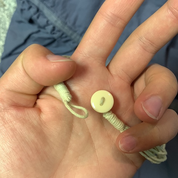 Beautiful Shell Necklace - Picture 6 of 7